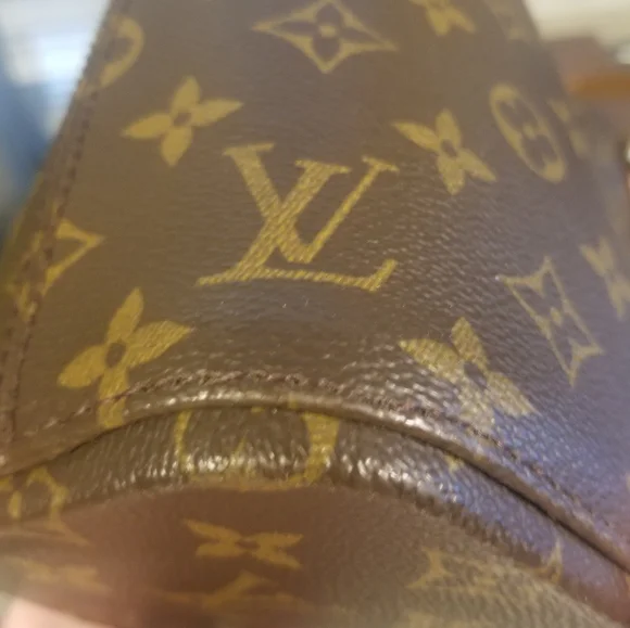 ❌‼️SOLD‼️❌ - LV Luco Tote w/COA- Vintage Monogram - Picture 6 of 16